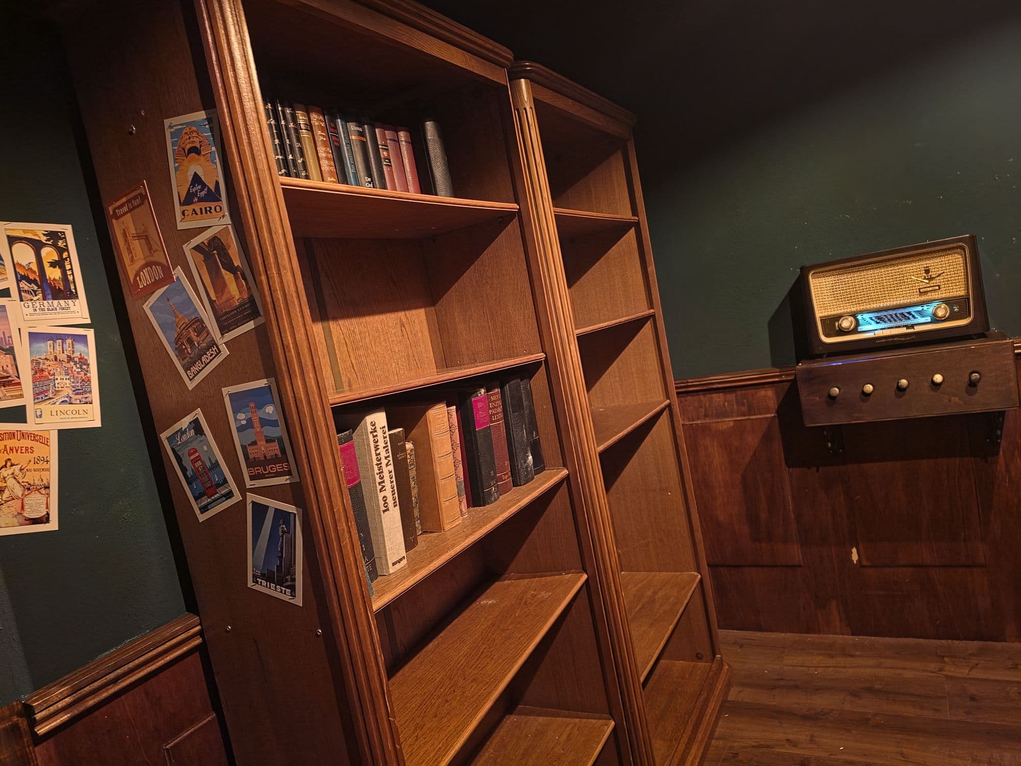 Gentlemen's Room