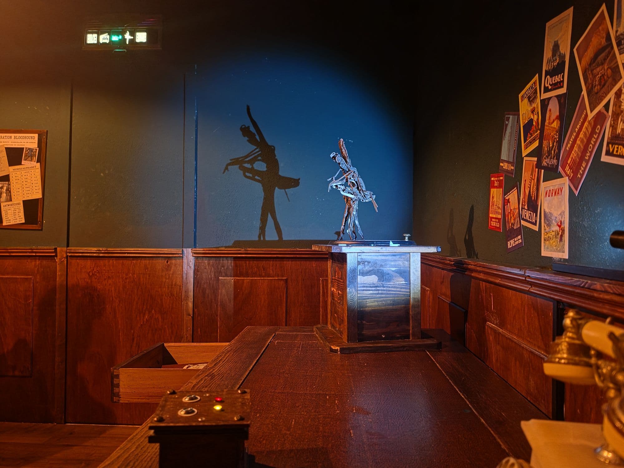 Gentlemen's Room